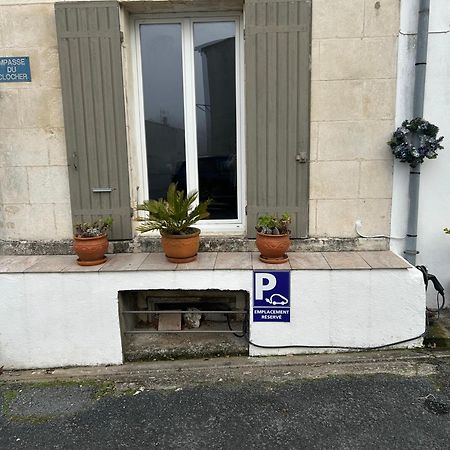 Gite Chez Gladys Chenac Saint Seurin d'Uzet Exterior foto